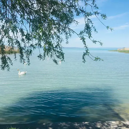 Balaton Beachside Apartman N3 *