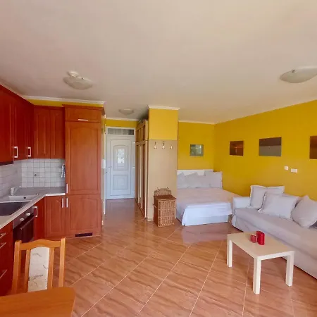 Balaton Beachside Apartman N3 Apartment *
